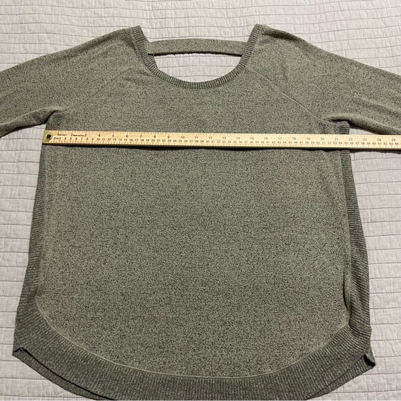 Maurices Solid Brushed Round Hew Pullover Top Size Large - Picture 3 of 7